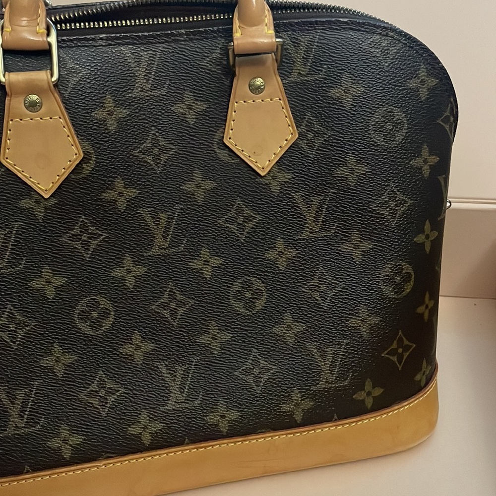 Sold❌Authentic Louis Vuitton Alma Monogram PM Size💖 - Picture 1 of 17